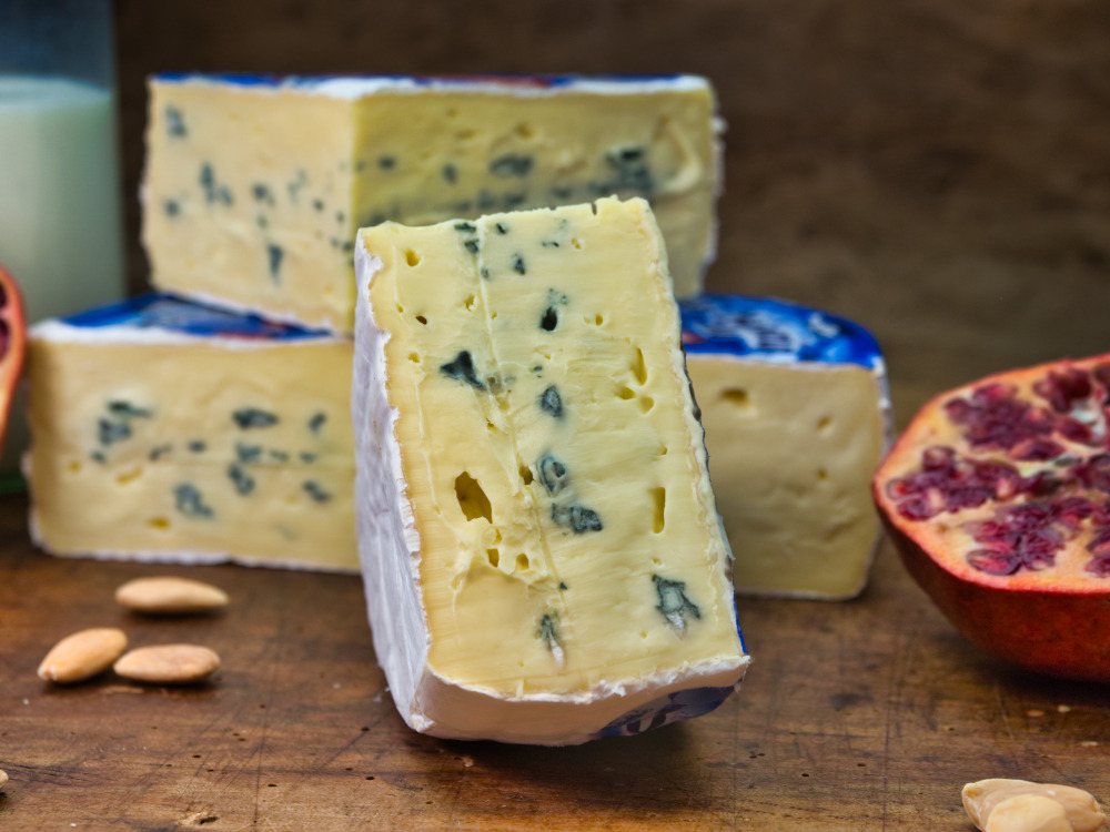 Бавария Блю с голубой плесенью 300 грамм