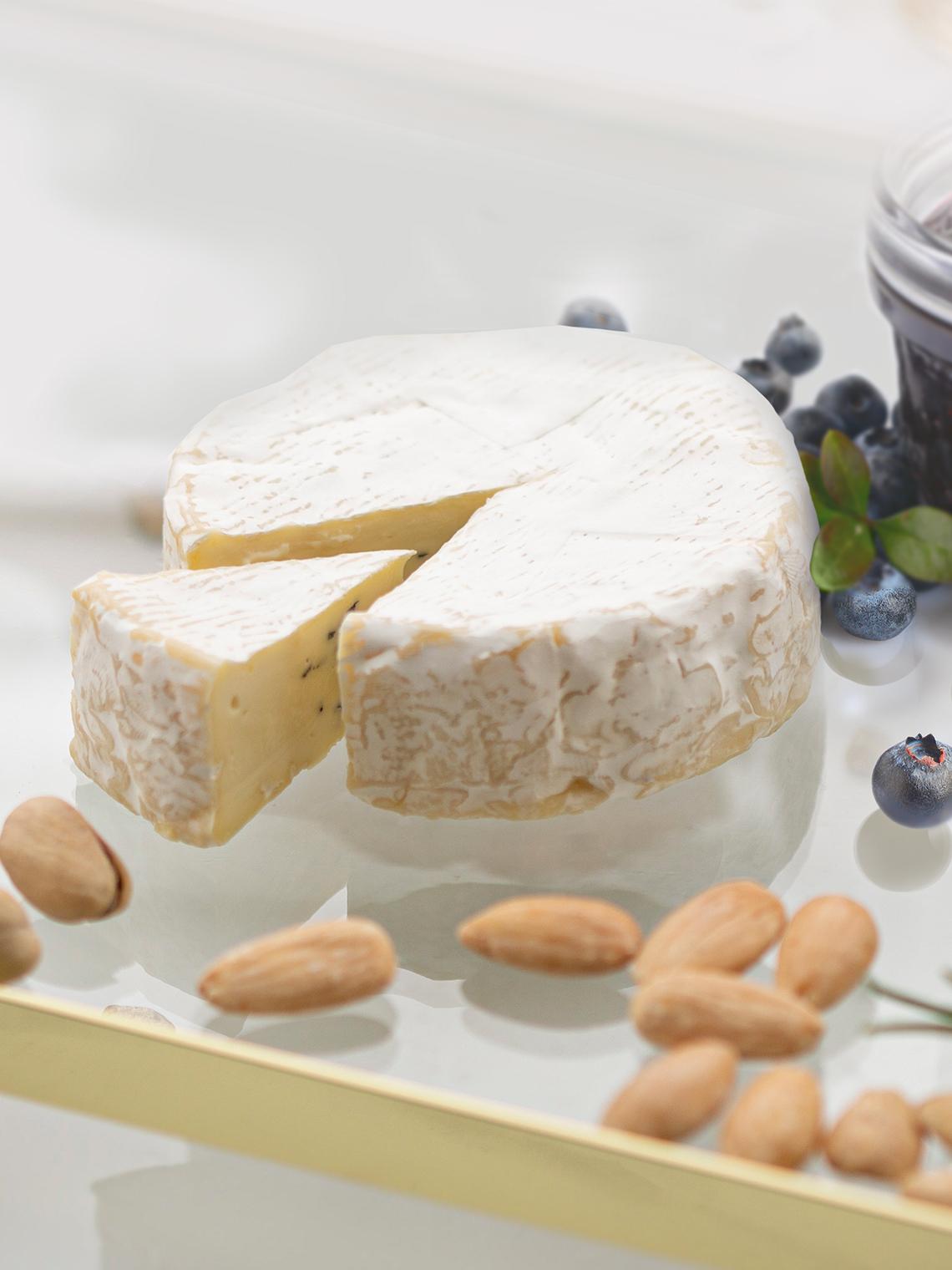 Petit Бри иль дэ Франс Au Bleu 125 грамм