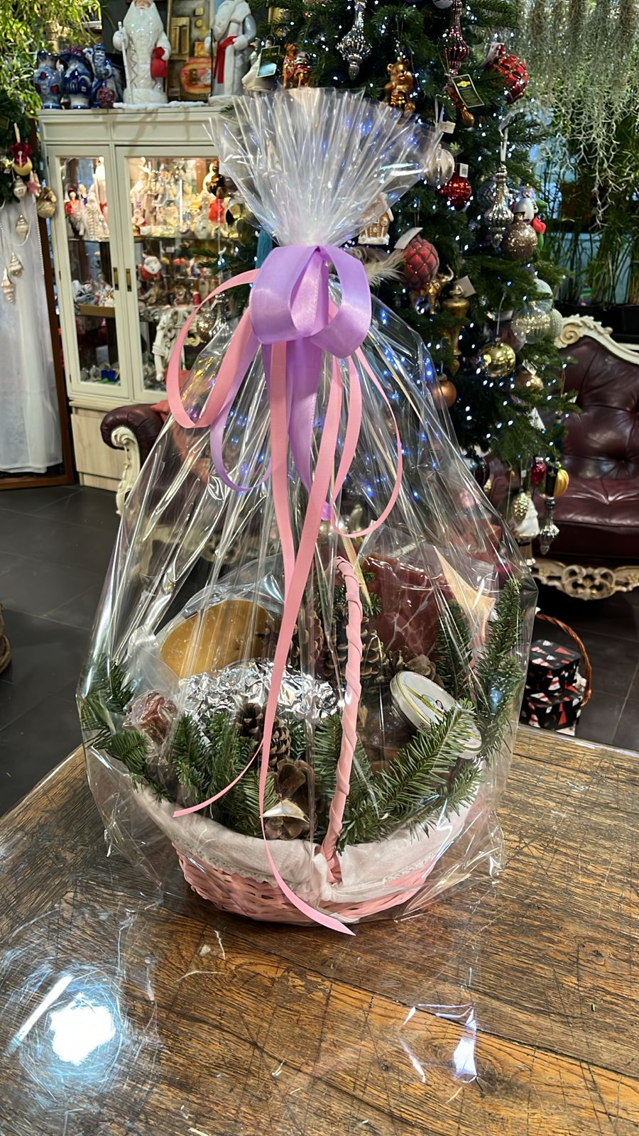 Подарочный набор в корзине